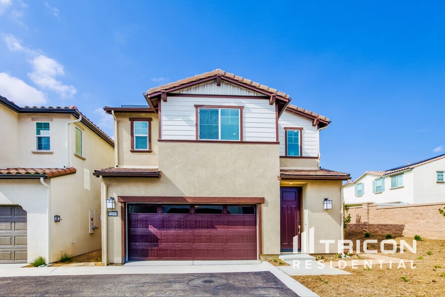 Primary Photo - 31694 Luther Dr