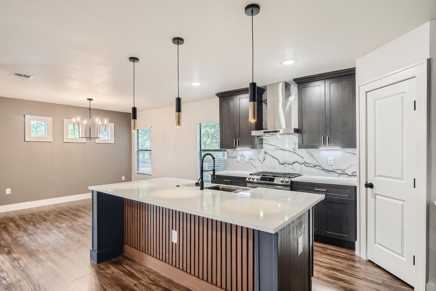 Building Photo - Gorgeous Tobin Hill North home near St. Ma...