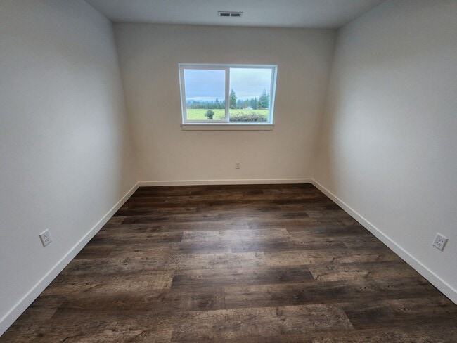 Building Photo - 1010 Peach Rd