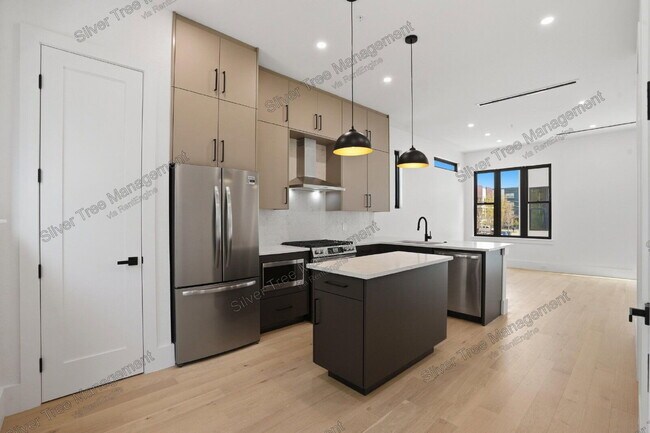 Building Photo - 4526 Cabell Dr