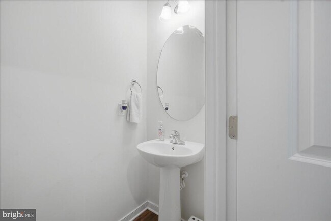Building Photo - 12260 Haydon Pl