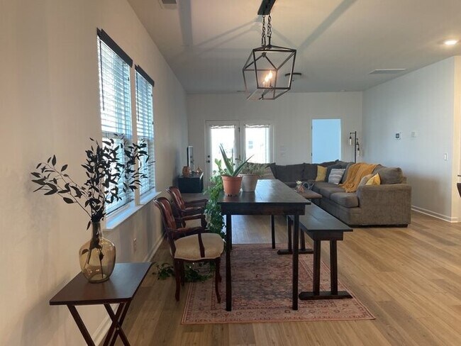 Building Photo - Coming Soon – Beautiful Ranch Home in Stra...