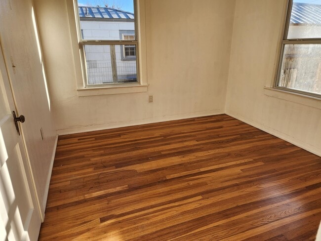 Building Photo - 604 N Ohio Ave