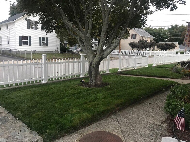 Building Photo - 24 Waterman St