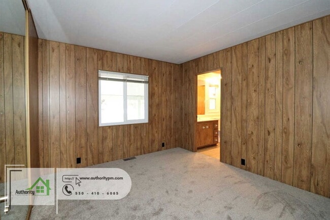 Building Photo - 16624 Power Line Rd