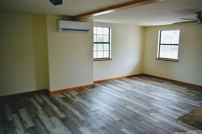 Building Photo - 415 10th St