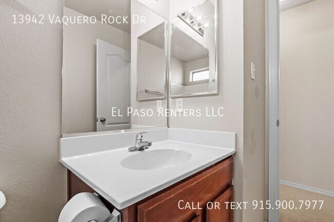 Building Photo - 13942 Vaquero Rock Dr