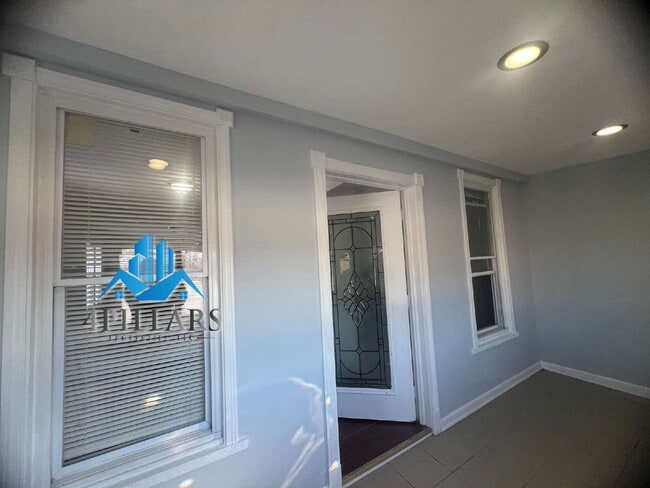 Building Photo - 5647 Sohl Ave