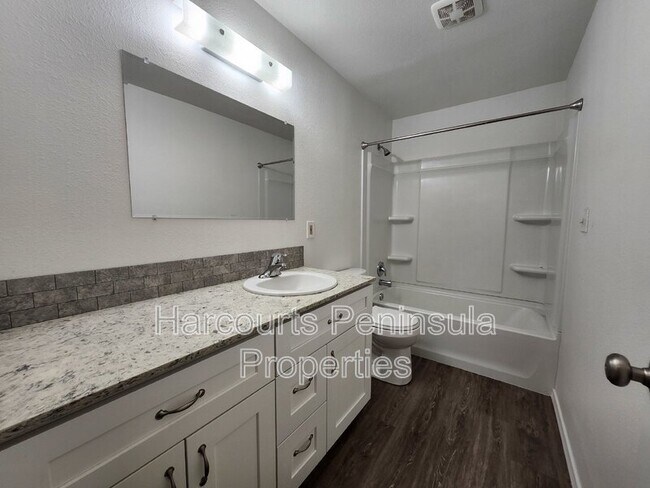Building Photo - 3234 SE Goldmaur Ct