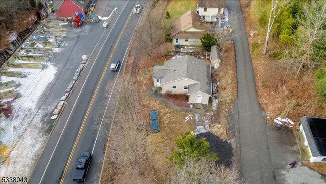 Building Photo - 1602 Greenwood Lake Turnpike