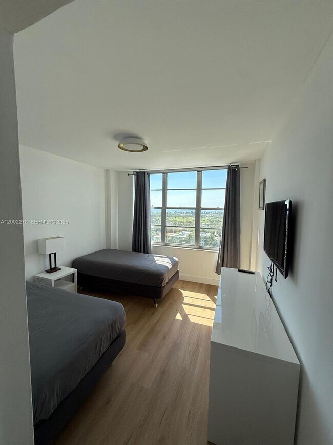 Building Photo - 5700 Collins Ave