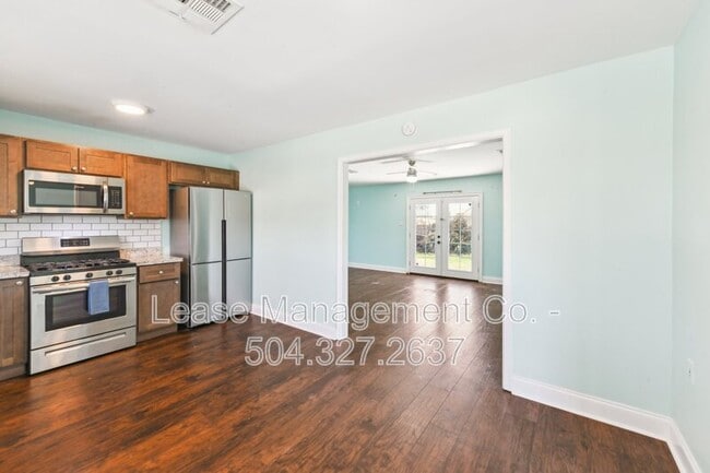 Building Photo - 4 Bradley Pl