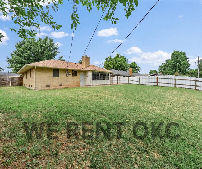 Building Photo - 3016 Shadybrook Dr