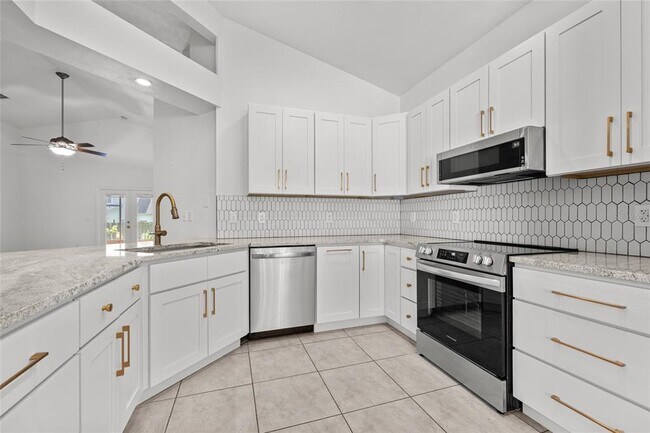 Building Photo - 7485 NW 121st Ave