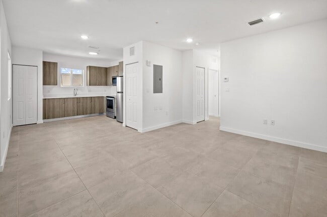 Building Photo - 1295 W 69th St