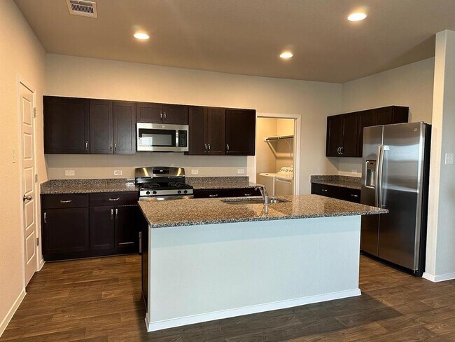 Building Photo - 611 Running Creek Dr