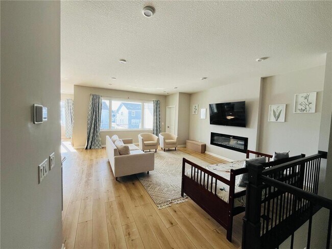 Building Photo - 1935 Mulberry Ln