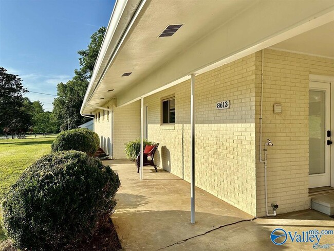 Building Photo - 8613 Camille Dr SE