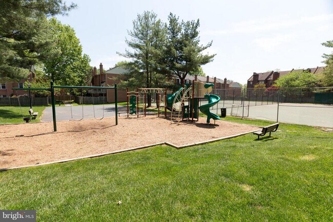 Building Photo - 3100 Windwood Farms Dr