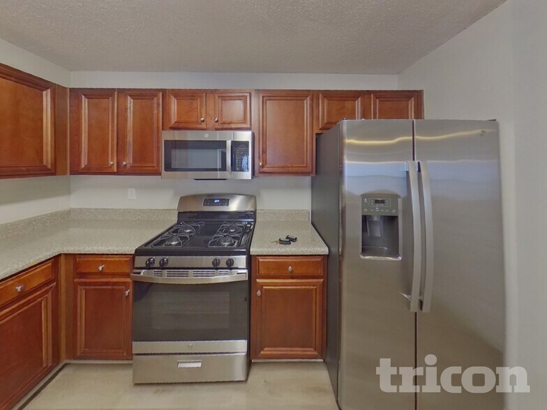 Building Photo - 3030 Summer Breeze Dr