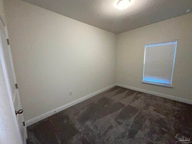 Building Photo - 5065 Peach Dr