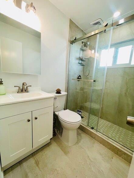 Lower Bathroom - 1307 Aviation Blvd