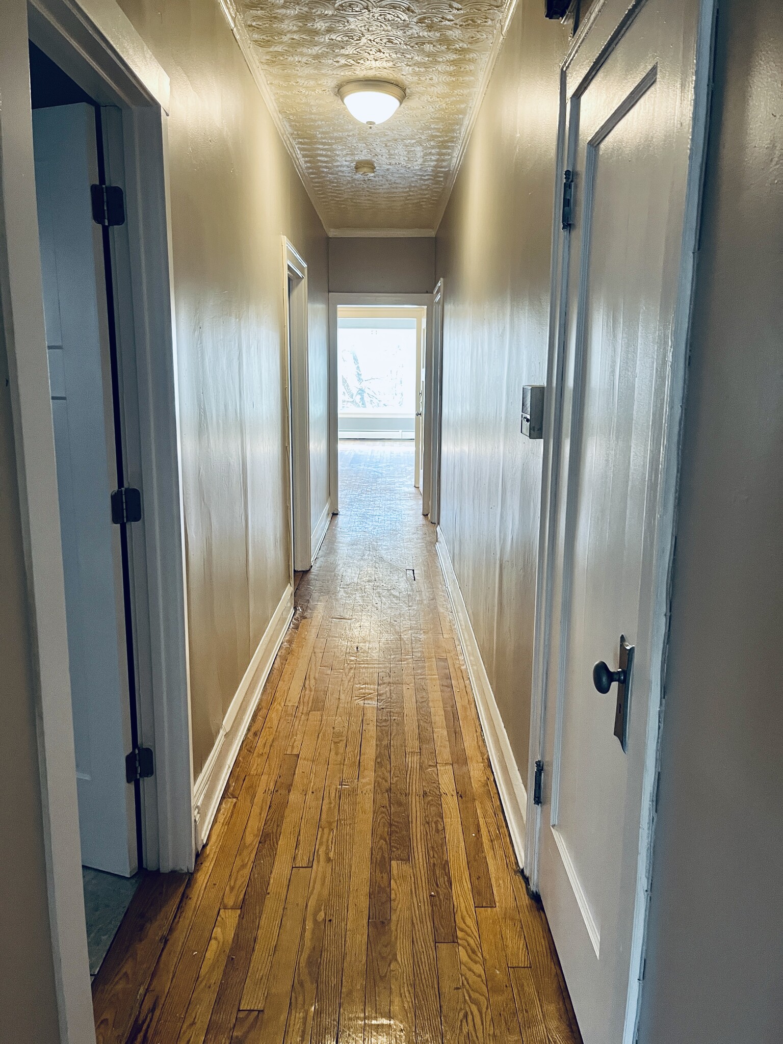 Building Photo - 6829 S Cornell Ave