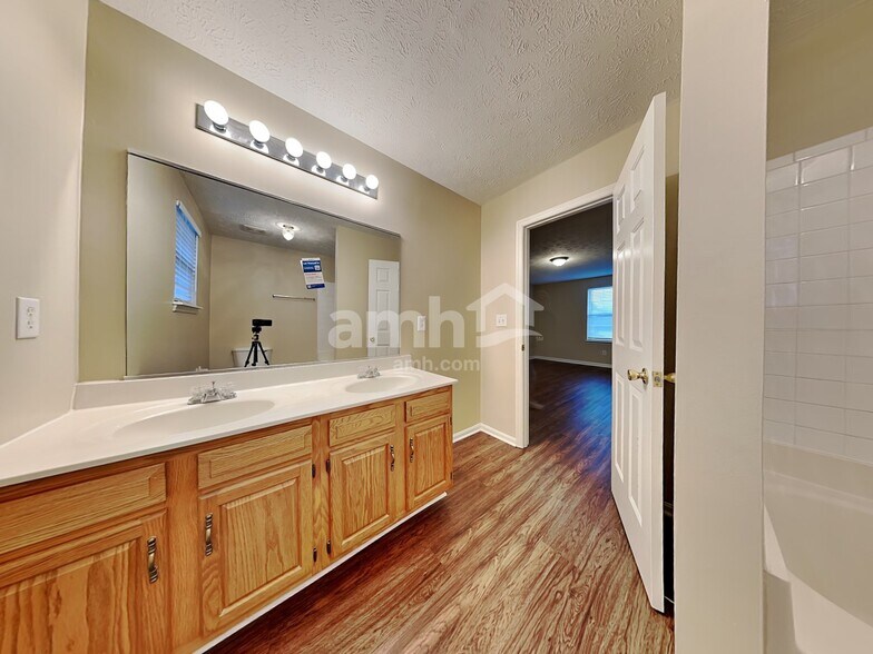 Building Photo - 773 Ginger Ridge Dr