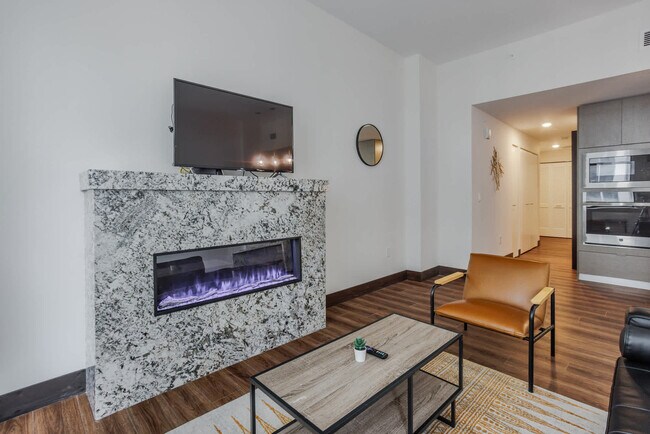 Building Photo - 9-JAN-JAN E 4th St