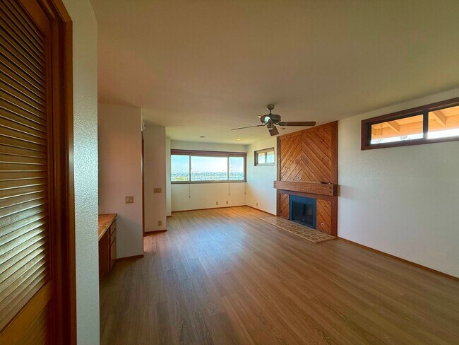 Building Photo - Welcome to Your Stunning Point Loma Home with Panoramic Ocean, Harbor, and Downtown Views!