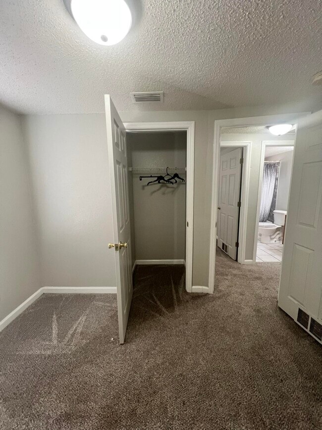 Building Photo - 1614 Lonnie Rd