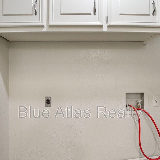 Building Photo - 4439 Altamesa Blvd