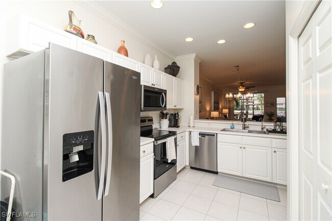 Building Photo - 8217 Parkstone Pl