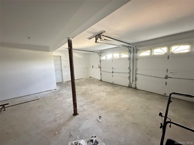 Building Photo - 14 S Delaware Dr