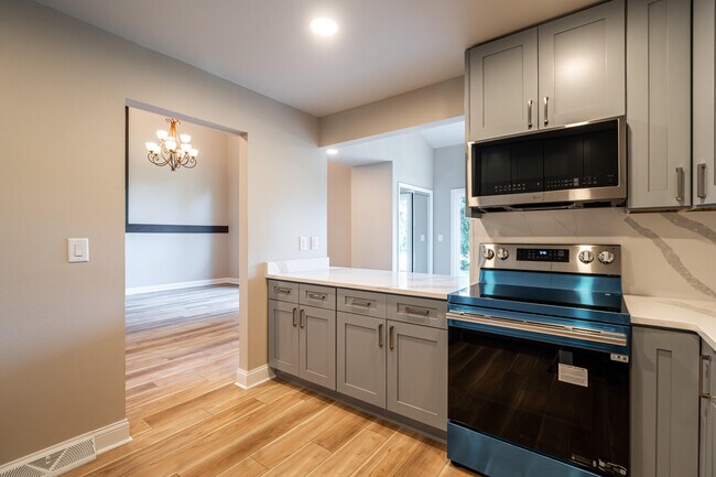 Building Photo - 12804 N Colony Dr