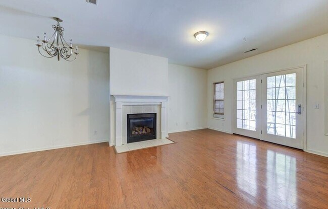 Building Photo - 42 Renaissance Ln