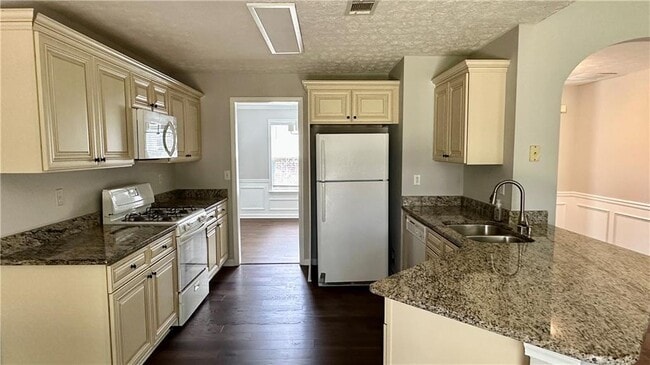 Building Photo - 1830 Westwind Dr
