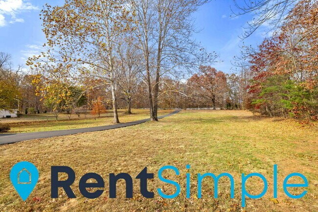 Building Photo - 4571 Weston Rd