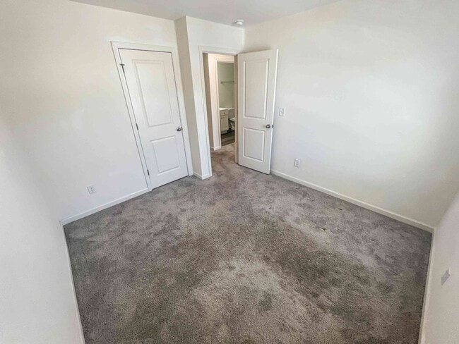 Building Photo - Cartersville Townhome - 3BR/2.5BA
