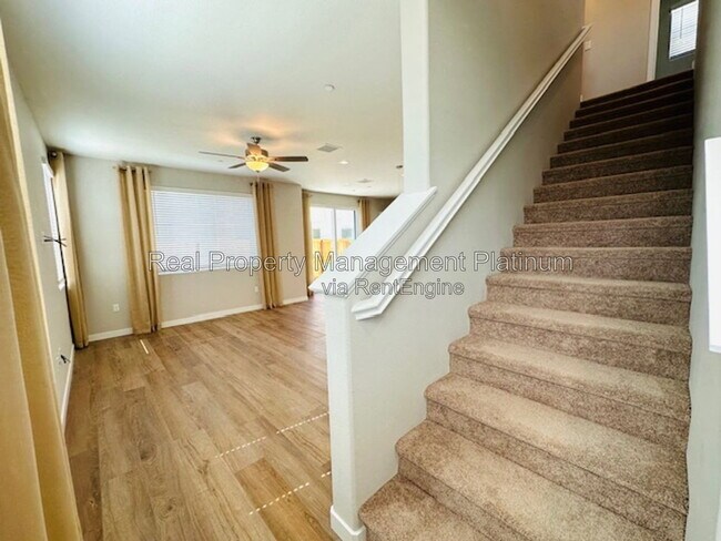 Building Photo - 616 Ophelia Ave