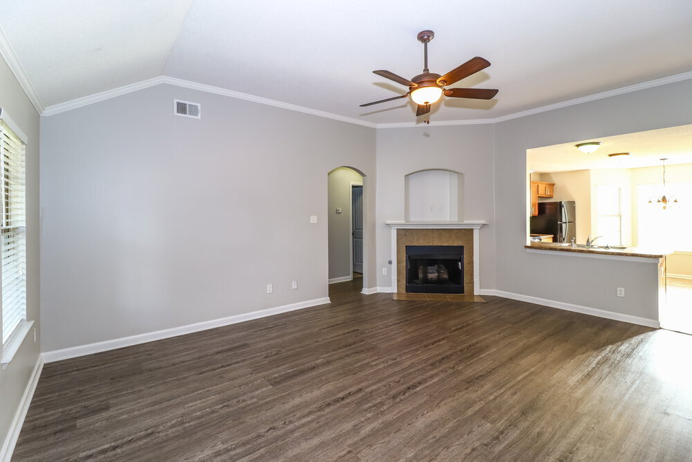 Building Photo - 1609 Sawmill Creek Ln