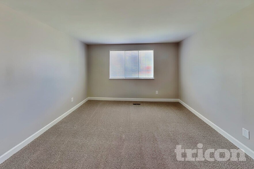 Building Photo - 3201 Berrybush Ct