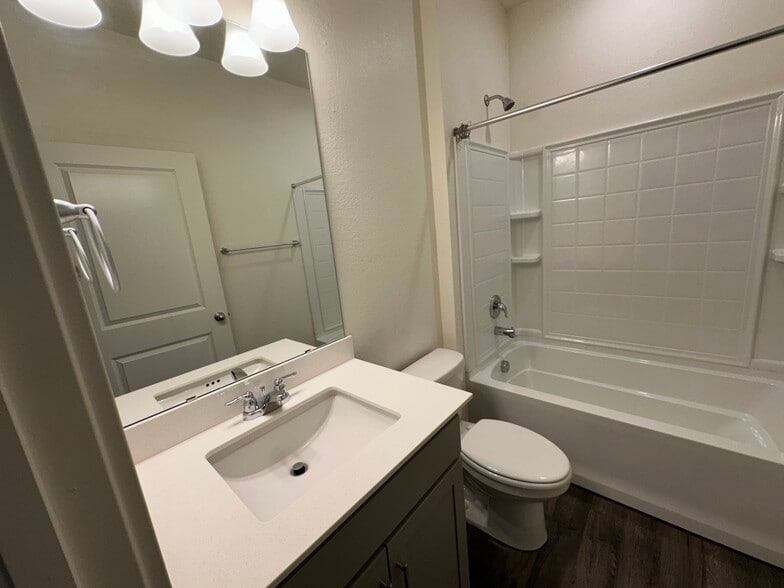 Building Photo - 10165 Castor Dr