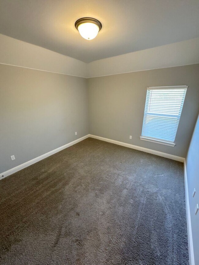 Building Photo - The Preserve Neighborhood!