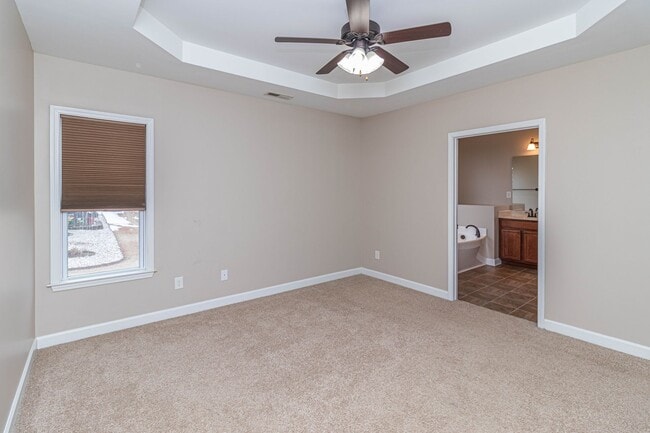 Building Photo - 210 Twilight Dr