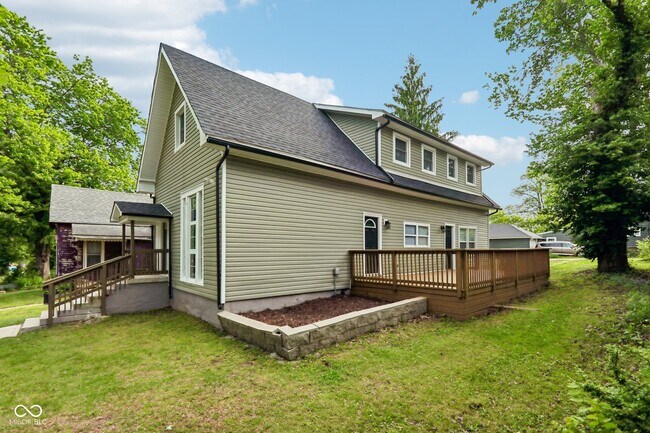 Building Photo - 809 N Meridian St Rd