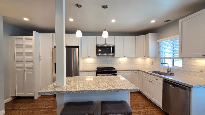 Building Photo - 646 Westminster Dr