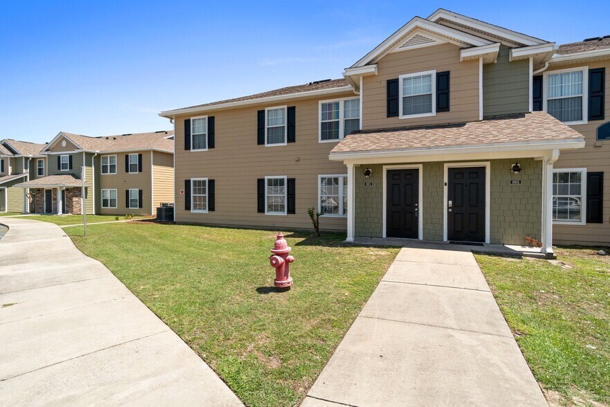 Building Photo - 801 Cape Cod Dr