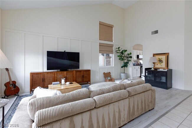 Building Photo - 8204 Burgesshill Ave