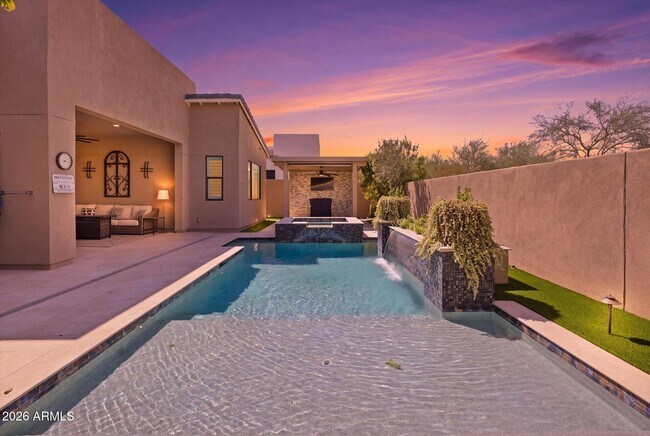 Building Photo - 1118 E Paseo Way